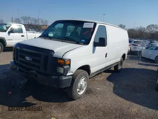 2008 Ford Econoline Cargo Commercial z VIN 1FTNE14W58DA40493, wystawiony jako IAAI lot #41682241 z przebiegiem 272 211 mil mil oraz . Historia ofert i sprzedaży dostępna na DreamBid. Obrazek 2.