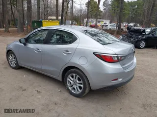 2018 Toyota Yaris iA with VIN 3MYDLBYV6JY318637, listed as a IAAI auction lot 41503146 with 87,247 mi miles. Bid and sale history available at carsss.com. Image 3.