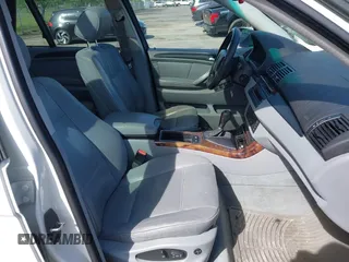 2005 BMW X5 3.0i with VIN 5UXFA135X5LY13404, listed as a IAAI auction lot 42158062 with 125,268 mi miles. Bid and sale history available at carsss.com. Image 5.