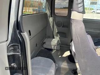 2005 GMC Canyon SLE Z71 z VIN 1GTDS196658185821, wystawiony jako Copart lot #56483455 z przebiegiem 230 072 mil mil oraz Tytuł czysty. Historia ofert i sprzedaży dostępna na DreamBid. Obrazek 6.