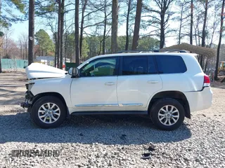 2019 Toyota Land Cruiser z VIN JTMCY7AJ3K4082162, wystawiony jako IAAI lot #41893581 z przebiegiem 69 873 mil mil oraz . Historia ofert i sprzedaży dostępna na DreamBid. Obrazek 14.