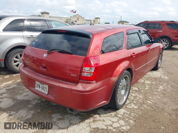2005 Dodge Magnum SE with VIN 2D4FV48V35H677391, listed as a IAAI auction lot 42109681 with 115,939 mi miles. Bid and sale history available at carsss.com. Image 4.
