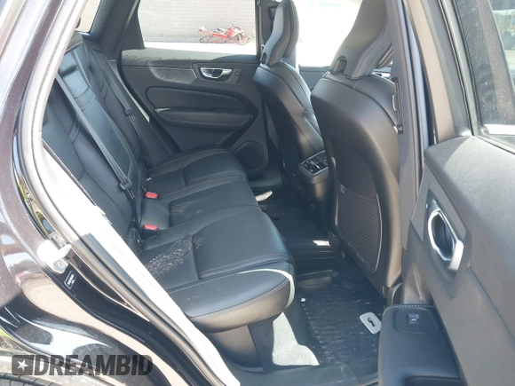 2021 Volvo XC60 Inscription with VIN YV4102RL9M1829188, listed as a IAAI auction lot 42083627 with 44,525 mi miles and . Bid and sale history available at DreamBid. Image 8.