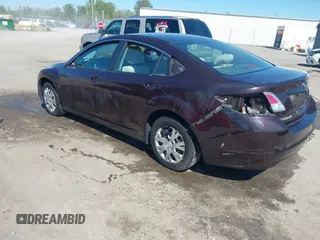 2011 Mazda Mazda6 i Sport with VIN 1YVHZ8BH0B5M04586, listed as a IAAI auction lot 42049308 with 136,802 mi miles. Bid and sale history available at carsss.com. Image 3.
