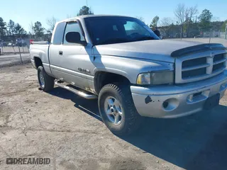 2001 Dodge Ram 1500 with VIN 3B7HF13Y71M515181, listed as a IAAI auction lot 41233988 with 300,425 mi miles. Bid and sale history available at carsss.com. Image 1.