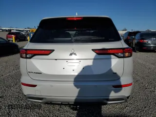 2024 Mitsubishi Outlander SE z VIN JA4J4VA83RZ020109, wystawiony jako Copart lot #52234285 z przebiegiem 4 910 mil mil oraz Szkoda całkowita • Salvage title. Historia ofert i sprzedaży dostępna na DreamBid. Obrazek 6.
