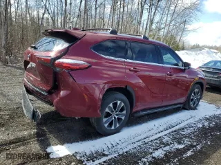 2022 Toyota Highlander XLE with VIN 5TDGZRBH8NS582154, listed as a Copart auction lot 49425765 with 89,394 mi miles and Salvage Title. Bid and sale history available at carsss.com. Image 3.