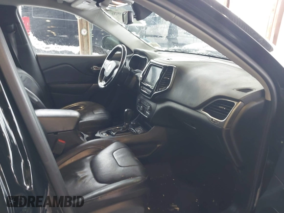 2019 Jeep Cherokee Limited with VIN 1C4PJMDX9KD471764, listed as a IAAI auction lot 41556755 with 45,000 mi miles and . Bid and sale history available at carsss.com. Image 5.