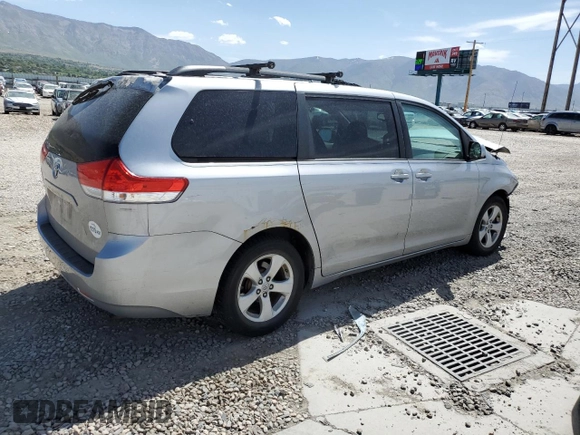 2011 Toyota Sienna LE AAS с VIN 5TDKK3DC9BS149113, выставлен на аукционе Copart как лот 56712085 с пробегом 212 294 миль миль и Списание • Salvage title. История ставок и продаж доступна на DreamBid. Изображение 3.