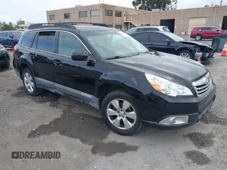 2010 Subaru Outback Premium All-Weather Anniversary z VIN 4S4BRBCC7A3349037, wystawiony jako IAAI lot #42100672 z przebiegiem 192 138 mil mil oraz . Historia ofert i sprzedaży dostępna na DreamBid. Obrazek 1.