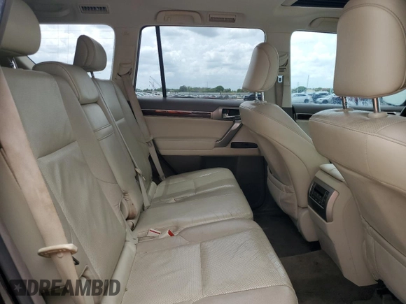 2014 Lexus GX 460 z VIN JTJBM7FX0E5080076, wystawiony jako Copart lot #63477045 z przebiegiem 180 201 mil mil oraz Czysty tytuł • Clean title. Historia ofert i sprzedaży dostępna na DreamBid. Obrazek 10.