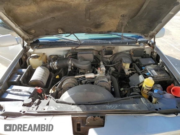 1999 GMC Denali z VIN 1GKEK13R0XR916686, wystawiony jako Copart lot #61120914 z przebiegiem 240 605 mil mil oraz Szkody całkowita. Historia ofert i sprzedaży dostępna na DreamBid. Obrazek 12.