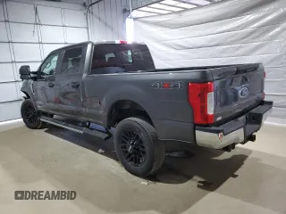 2017 Ford F-250 Lariat z VIN 1FT7W2BTXHED03169, wystawiony jako Copart lot #52261395 z przebiegiem 140 483 mil mil oraz Szkoda całkowita • Salvage title. Historia ofert i sprzedaży dostępna na DreamBid. Obrazek 2.