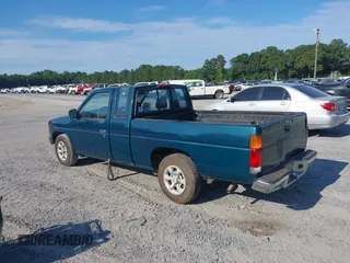 1997 Nissan Frontier XE z VIN 1N6SD16S8VC335988, wystawiony jako IAAI lot #42613615 z przebiegiem 213 324 mil mil oraz . Historia ofert i sprzedaży dostępna na DreamBid. Obrazek 3.