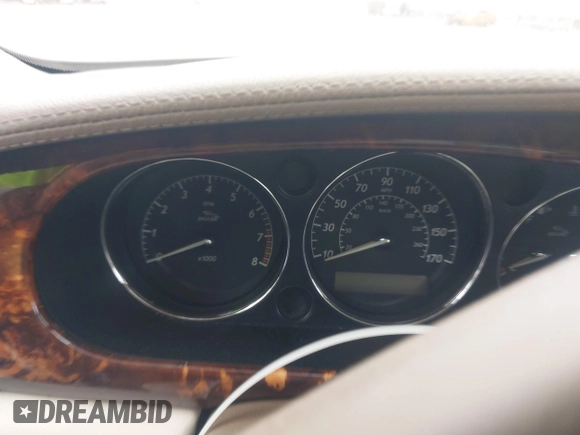 2007 Jaguar XJ Vanden Plas z VIN SAJWA82BX7SH11650, wystawiony jako IAAI lot #41243103 z przebiegiem Nie podano mil oraz . Historia ofert i sprzedaży dostępna na DreamBid. Obrazek 7.