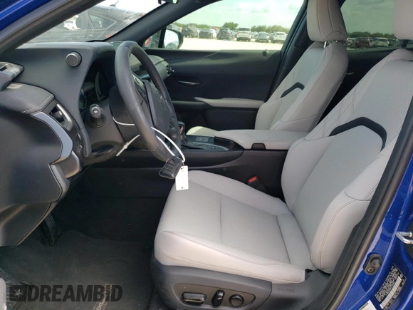 2023 Lexus UX 250h F Sport z VIN JTHB6JBH2P2145568, wystawiony jako Copart lot #70026744 z przebiegiem 52 667 mil mil oraz Nie do naprawy • Non repairable. Historia ofert i sprzedaży dostępna na DreamBid. Obrazek 7.