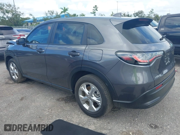 2024 Honda HR-V LX with VIN 3CZRZ1H33RM731267, listed as a IAAI auction lot 40677360 with 15,845 mi miles. Bid and sale history available at carsss.com. Image 3.