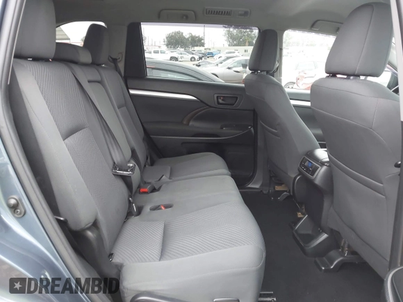 2019 Toyota Highlander LE z VIN 5TDZARFH2KS051554, wystawiony jako IAAI lot #42185481 z przebiegiem 206 754 mil mil oraz . Historia ofert i sprzedaży dostępna na DreamBid. Obrazek 8.