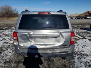 2014 Jeep Patriot Latitude with VIN 1C4NJRFB0ED816593, listed as a Copart auction lot 46106305 with 71,589 mi miles and Non Repairable. Bid and sale history available at carsss.com. Image 6.