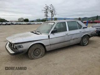 1980 BMW 5 Series z VIN 6781021, wystawiony jako Copart lot #51997985 z przebiegiem 237 586 mil mil oraz Czysty tytuł • Clean title. Historia ofert i sprzedaży dostępna na DreamBid. Obrazek 1.