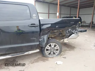 2014 Toyota Tundra SR5 z VIN 5TFEM5F18EX068522, wystawiony jako IAAI lot #41330508 z przebiegiem Nie podano mil oraz . Historia ofert i sprzedaży dostępna na DreamBid. Obrazek 6.