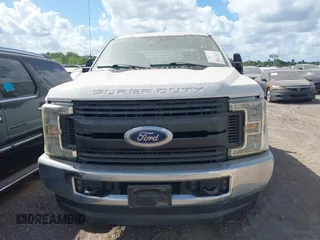 2018 Ford F-250 XL with VIN 1FT7X2BT2JEC25506, listed as a IAAI auction lot 42477834 with 118,703 mi miles and . Bid and sale history available at DreamBid. Image 12.