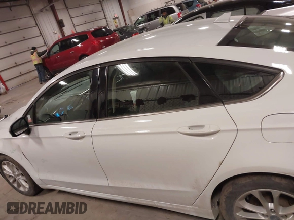 2019 Ford Fusion SE with VIN 3FA6P0H78KR210183, listed as a IAAI auction lot 41489110 with 139,615 mi miles. Bid and sale history available at carsss.com. Image 14.