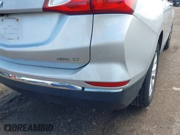 2018 Chevrolet Equinox LT with VIN 2GNAXSEV7J6278734, listed as a IAAI auction lot 42188943 with 321,936 mi miles. Bid and sale history available at carsss.com. Image 18.