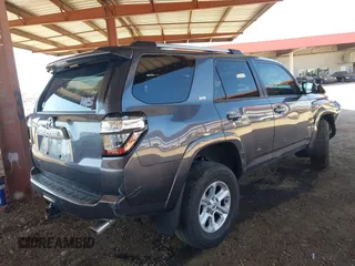 2021 Toyota 4Runner SR5 z VIN JTEMU5JR7M5963062, wystawiony jako IAAI lot #41851910 z przebiegiem 62 175 mil mil oraz . Historia ofert i sprzedaży dostępna na DreamBid. Obrazek 4.