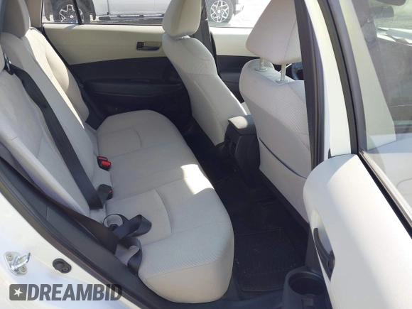 2022 Toyota Corolla Cross LE z VIN 7MUCAAAG3NV012231, wystawiony jako IAAI lot #42022931 z przebiegiem 30 335 mil mil oraz . Historia ofert i sprzedaży dostępna na DreamBid. Obrazek 8.