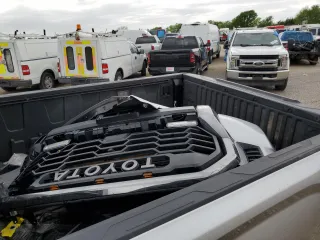 2024 Toyota Tundra Platinum Hybrid z VIN 5TFNC5EC1RX004561, wystawiony jako Copart lot #51779355 z przebiegiem 11 255 mil mil oraz Szkoda całkowita • Salvage title. Historia ofert i sprzedaży dostępna na DreamBid. Obrazek 12.