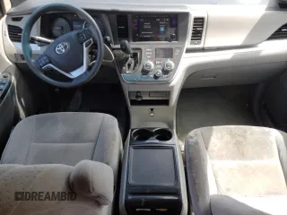 2017 Toyota Sienna LE Auto Access Seat with VIN 5TDKZ3DC5HS782583, listed as a Copart auction lot 60624395 with 171,311 mi miles and Salvage title. Bid and sale history available at DreamBid. Image 8.