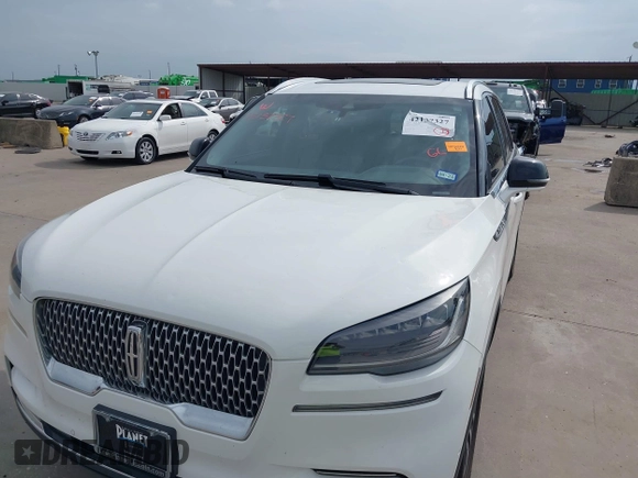 2020 Lincoln Aviator Reserve with VIN 5LM5J7WC1LGL28593, listed as a IAAI auction lot 42137327 with 83,114 mi miles and . Bid and sale history available at DreamBid. Image 6.