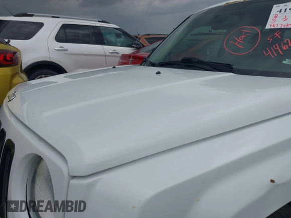 2014 Jeep Patriot Latitude with VIN 1C4NJPFB8ED717749, listed as a IAAI auction lot 41962155 with 147,755 mi miles and . Bid and sale history available at carsss.com. Image 20.