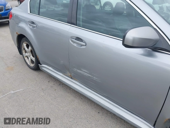 2010 Subaru Legacy Limited Moon с VIN 4S3BMBK68A3240469, выставлен на аукционе IAAI как лот 42293670 с пробегом 176 161 миль миль и . История ставок и продаж доступна на DreamBid. Изображение 6.