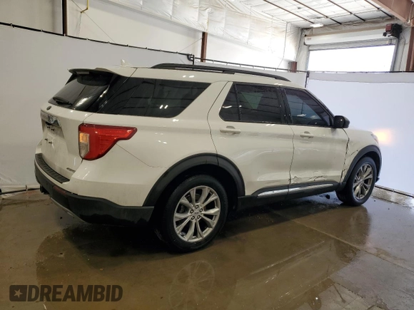 2021 Ford Explorer XLT z VIN 1FMSK8DH8MGB32529, wystawiony jako Copart lot #53563895 z przebiegiem 97 396 mil mil oraz Czysty tytuł • Clean title. Historia ofert i sprzedaży dostępna na DreamBid. Obrazek 3.