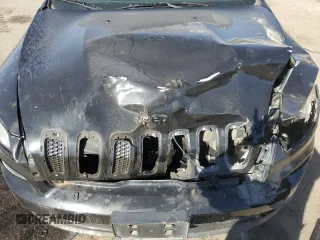 2016 Jeep Cherokee Altitude с VIN 1C4PJLABXGW319670, выставлен на аукционе Copart как лот 46796515 с пробегом 232 346 миль миль и Списание • Salvage title. История ставок и продаж доступна на DreamBid. Изображение 14.