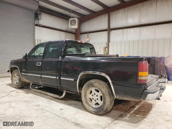 2002 Chevrolet Silverado 1500 LS with VIN 2GCEC19V421123521, listed as a Copart auction lot 45710545 with 203,683 mi miles and Salvage Title. Bid and sale history available at carsss.com. Image 2.