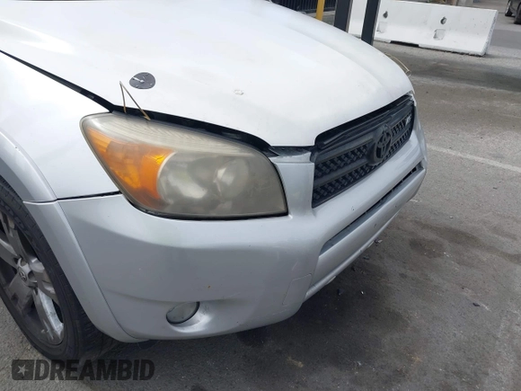 2006 Toyota RAV4 Sport with VIN JTMZK32V865003607, listed as a IAAI auction lot 42056770 with 286,144 mi miles. Bid and sale history available at carsss.com. Image 17.