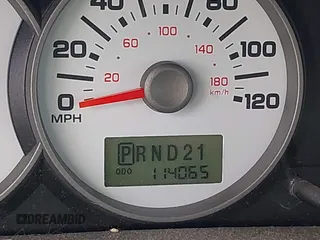 2005 Ford Escape XLT с VIN 1FMYU93175DA16398, выставлен на аукционе IAAI как лот 42544348 с пробегом 114 065 миль миль и . История ставок и продаж доступна на DreamBid. Изображение 16.