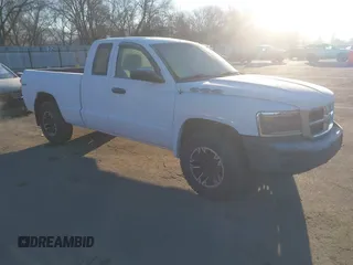 2008 Dodge Dakota ST with VIN 1D7HW22K38S590910, listed as a IAAI auction lot 41469847 with 189,102 mi miles. Bid and sale history available at carsss.com. Image 1.