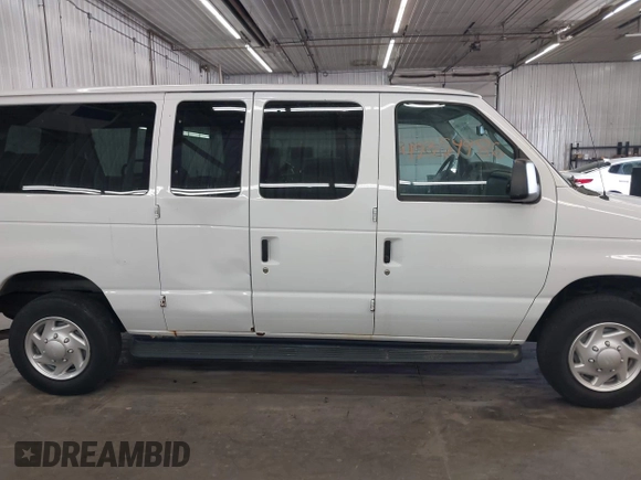 2013 Ford Econoline Passenger XL z VIN 1FBNE3BL7DDA62126, wystawiony jako IAAI lot #42354986 z przebiegiem 66 906 mil mil oraz . Historia ofert i sprzedaży dostępna na DreamBid. Obrazek 14.