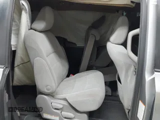 2018 Toyota Sienna LE Auto Access Seat with VIN 5TDKZ3DC3JS913564, listed as a IAAI auction lot 41657326 with 107,166 mi miles and . Bid and sale history available at DreamBid. Image 8.