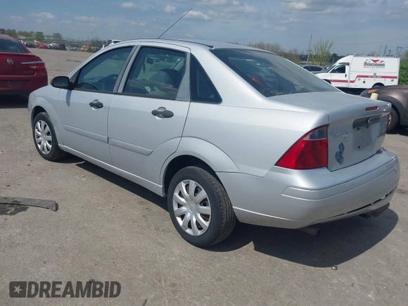 2007 Ford Focus S with VIN 1FAFP34N37W309603, listed as a IAAI auction lot 42050142 with 87,371 mi miles and . Bid and sale history available at carsss.com. Image 3.