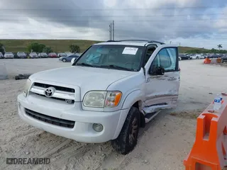 2006 Toyota Sequoia Limited with VIN 5TDBT48A86S270247, listed as a IAAI auction lot 41599079 with 317,733 mi miles. Bid and sale history available at carsss.com. Image 17.