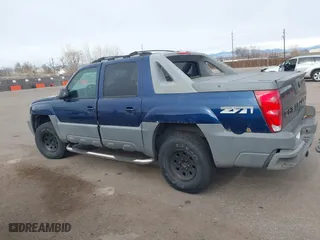 2002 Chevrolet Avalanche with VIN 3GNEK13T62G127112, listed as a IAAI auction lot 41817568 with 180,672 mi miles. Bid and sale history available at carsss.com. Image 14.