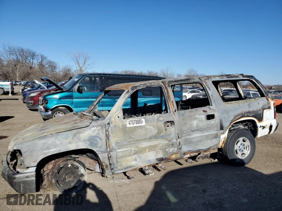 2004 Chevrolet Suburban LS with VIN 1GNFK16ZX4J106303, listed as a Copart auction lot 47078885 with 0 mi miles and Non Repairable. Bid and sale history available at carsss.com. Image 1.
