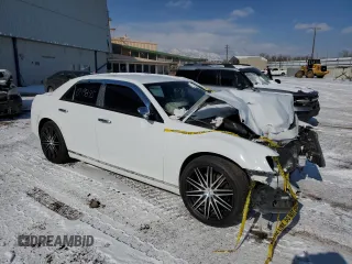 2014 Chrysler 300 with VIN 2C3CCABGXEH305856, listed as a Copart auction lot 44945355 with 0 mi miles and Salvage Title. Bid and sale history available at carsss.com. Image 4.