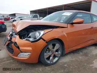 2016 Hyundai Veloster with VIN KMHTC6AD8GU301106, listed as a IAAI auction lot 41067109 with 139,002 mi miles. Bid and sale history available at carsss.com. Image 6.