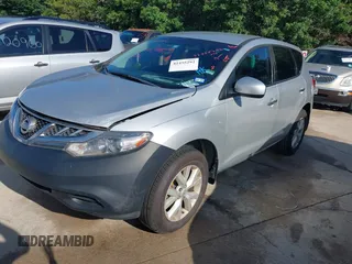 2011 Nissan Murano SL z VIN JN8AZ1MU0BW055971, wystawiony jako IAAI lot #42455292 z przebiegiem 206 390 mil mil oraz . Historia ofert i sprzedaży dostępna na DreamBid. Obrazek 2.